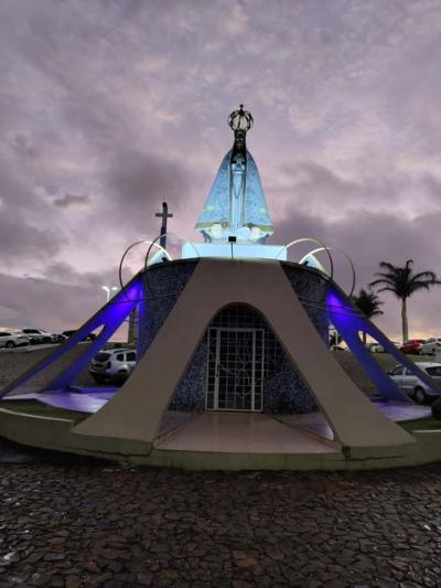 Abertura das Novenas reúne centenas de fiéis em Laranjeiras do Sul Celebração marca o início da preparação para a Festa em honra a Nossa Senhora Aparecida
